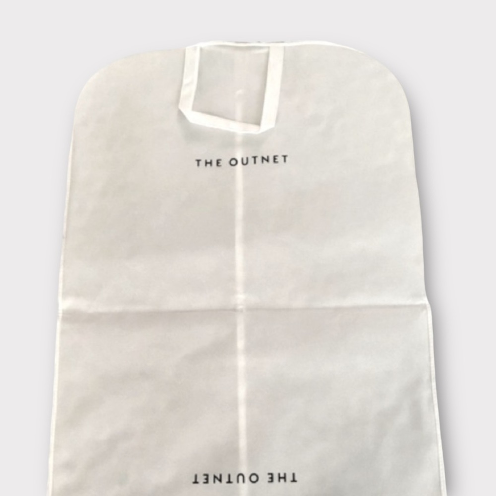 Garment Bag Fully Enclosed Zip Up 39” Brand New From The Outnet Durable NEW